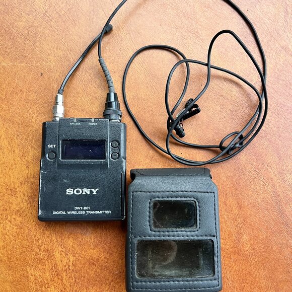 Sony DWT-B01 Digital Wireless Bodypack Transmitter 638 MHz to 697‎ MHz - Picture 1 of 11